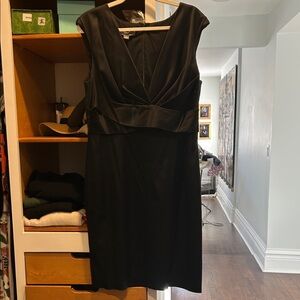 Elegant Black Sleeveless Dress
